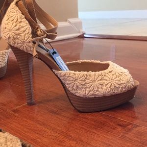 Lace Heels size 7